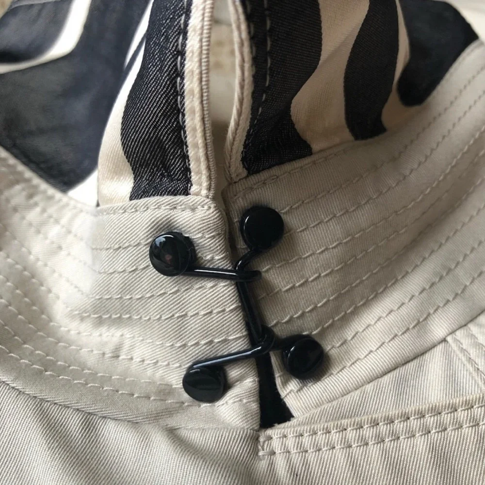 Burberry Classic Women's Double-Breasted Trench Coat - Cream. Size 10 - Picture 8 of 16